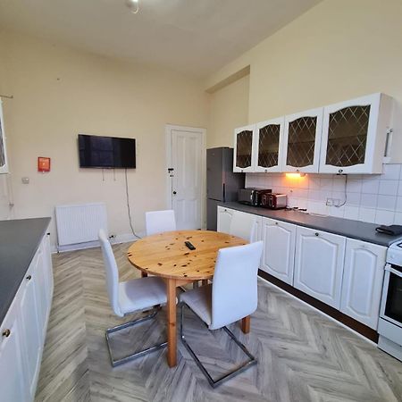Apex Haymarket Station Apartment Эдинбург Экстерьер фото